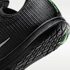 Nike Jr. Phantom 6 Low Club Older Kids' Indoor Court Football Shoes
