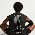 เสื้อยืดวิ่งแขนกุดทรงหลวมผู้ชาย Nike