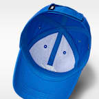 Gorra Futura con visera curva para niños talla pequeña Nike