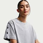 Playera holgada cropped para mujer Nike Sportswear Classic