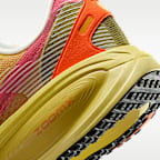 Nike Vomero 18 SE Men's Road Running Shoes