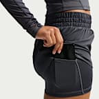 Nike One Dri-FIT 2-in-1 damesshorts met halfhoge taille (8 cm)