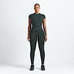 Playera corta con almohadillas para mujer NikeSKIMS Matte