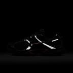 Γυναικεία παπούτσια Nike V5 RNR με ανακλαστικές λεπτομέρειες