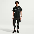 เสื้อยืดเทรนนิ่งป้องกัน UV ผู้ชาย Dri-FIT Nike Hyverse