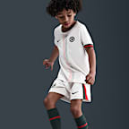 Chelsea F.C. 2025/26 Stadium Away Younger Kids' Nike Football Replica 3-Piece Kit