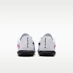 Nike Jr. Phantom 6 Low Club Older Kids' Turf Football Shoes