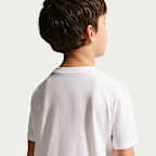 Nike Lifestyle 3-teiliges Set aus Hoodie und T-Shirt für jüngere Kinder