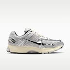 Nike Zoom Vomero 5 Men's Shoes