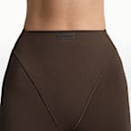 NikeSKIMS Matte Women's V-Panel 17" Cropped Leggings
