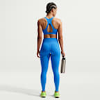 Bra deportivo Nike Universa con almohadilla de media sujeción para mujer