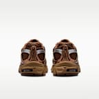 Tenis con detalles reflejantes para mujer Nike Air Max Moto 2K