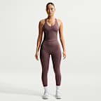 Camiseta de tirantes Nike Universa con bra deportivo con almohadilla de media sujeción para mujer