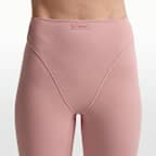 NikeSKIMS Matte Women's V-Panel Stirrup Leggings