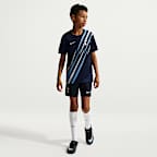 Tottenham Hotspur Older Kids' Nike Dri-FIT Football Pre-Match Short-Sleeve Top