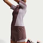 Nike Swift Dri-FIT 2-i-1 løpeshorts med mellomhøyt liv til dame