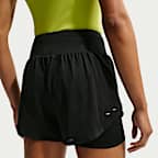 Shorts de correr de malla Dri-FIT 2 en 1 para mujer Nike Flow