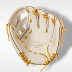 Nike Vapor Elite Women's Fastpitch Softball Outfield Glove (Right-Hand Throw)