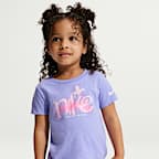 Playera con gráfico para niños talla pequeña Nike Sportswear