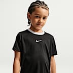 Conjunto de dos piezas con shorts deportivos Dri-FIT para niños talla pequeña Nike