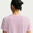 เสื้อยืดผู้หญิงมีโลโก้ Nike Sportswear Essentials