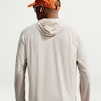 Playera de trail running Dri-FIT con gorro con protección contra los rayos UV para hombre Nike ACG "Solar Chase"
