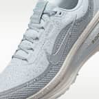 Nike Vomero 18 GORE-TEX Men's Waterproof Road Running Shoes with Reflective Design Accents