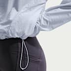 Chamarra de correr Repel de corte cuadrado con protección contra los rayos UV para mujer Nike Tempo