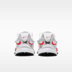 Chaussure avec motifs réfléchissants Nike V5 RNR pour femme