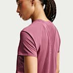 Nike Swift Dri-FIT Kısa Kollu Kadın Koşu Üstü