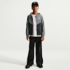 Wodoodporna kurtka z kapturem dla dużych dzieci Nike Sportswear Windrunner
