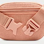 กระเป๋าพาดลำตัว Nike Aura (2 ล.)