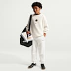 Sweat oversize à col ras-du-cou Nike Football Kylian Mbappé Club Fleece pour pré-ado