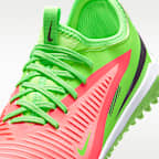 Tacos de fútbol para pasto sintético (turf) para niños grandes Nike Jr. Phantom 6 Low Academy "Erling Haaland"