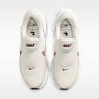 Nike Revolution 8 EasyOn Straßenlaufschuh (Damen)