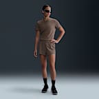 Shorts de correr Dri-FIT de tiro medio 2 en 1 para mujer Nike Swift