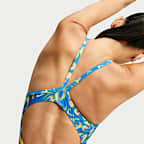 Traje de baño de una sola pieza con corte low en las piernas y espalda deportiva para mujer Nike Swim HydraStrong