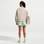 Lediga shorts Nike 24.7 ImpossiblySoft Dri-FIT med medelhög midja 10 cm för kvinnor