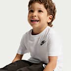 Κεντημένο T-Shirt Futura Nike Sportswear για μικρά παιδιά