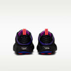Nike Mind 002 AMP Men's Pregame Shoes