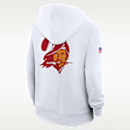 Sudadera con gorro sin cierre Nike Dri-FIT de la NFL para mujer Tampa Bay Buccaneers Sideline Standard Issue Alt