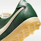 รองเท้าผู้หญิง Nike Astrograbber Leather