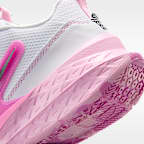 Tenis de básquetbol para niños grandes Nike Team Hustle D 12