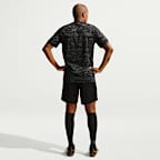 Playera de futbol de manga corta Nike Dri-FIT del C.D. Guadalajara alternativa Pre-Match para hombre