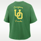 Playera universitaria Nike para mujer Oregon Legacy Pocket Boxy