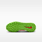 Tacos de fútbol para pasto sintético (turf) para niños grandes Nike Jr. Phantom 6 Low Academy "Erling Haaland"