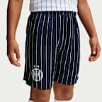 Inter Mailand 2026/27 Stadium Away Nike Dri-FIT Replika-Fußballshorts (ältere Kinder)