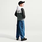 Chamarra Repel con gorro para niños talla grande Nike Sportswear Windrunner