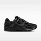 Nike Zoom Vomero 5 SE Men's Shoes with Reflective Accents