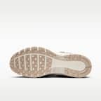 Tenis con detalles reflejantes para mujer Nike P-6000